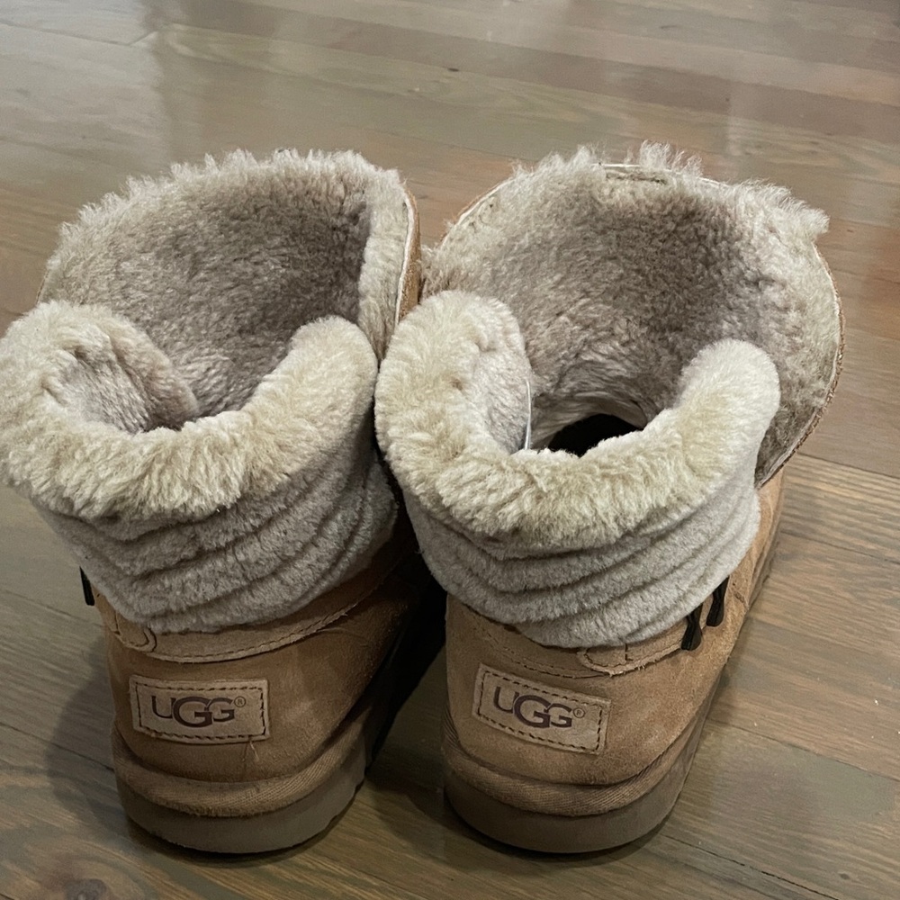 UGG Tan Shearling Lined Boots 8 women’s